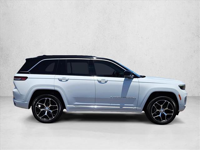 New 2025 Jeep Grand Cherokee Summit image 8