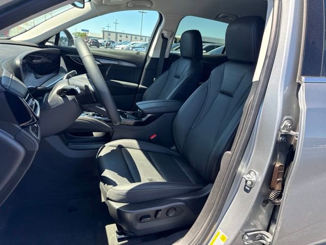 Used 2025 Buick Envision Preferred AWD/4WD image 12