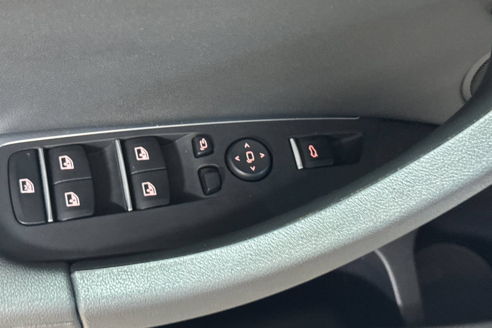 Used 2019 BMW X3 sDrive30i w/ Driving Assistance Package RWD image 15