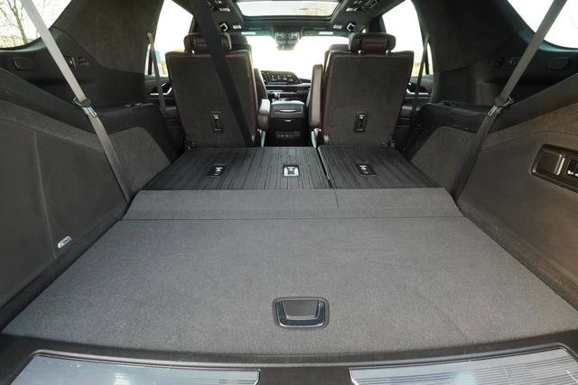 Used 2023 Cadillac Escalade V AWD/4WD image 34