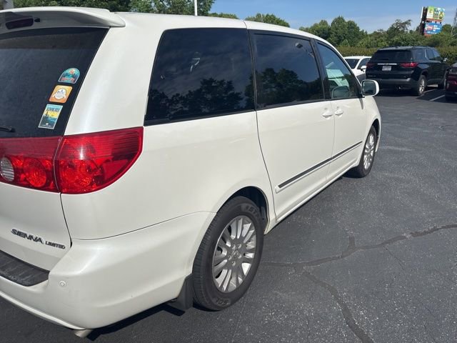 Used 2010 Toyota Sienna XLE Limited FWD image 9
