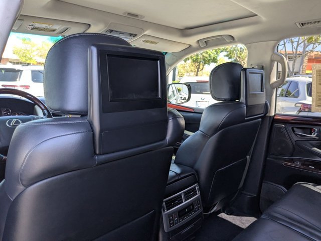 Used 2015 Lexus LX 570 4WD w/ Luxury Package image 21