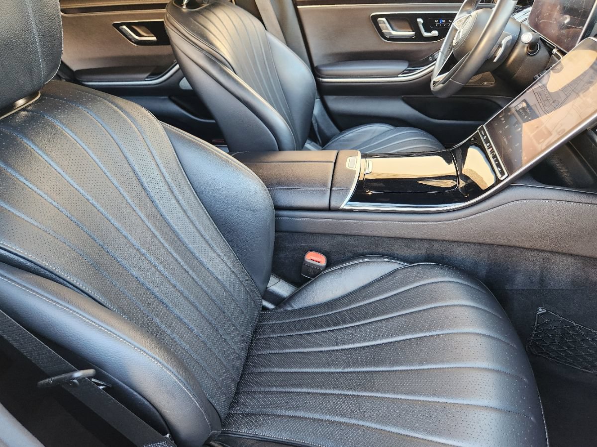 Used 2022 Mercedes-Benz S 580 4MATIC Sedan w/ AMG Line Package image 32