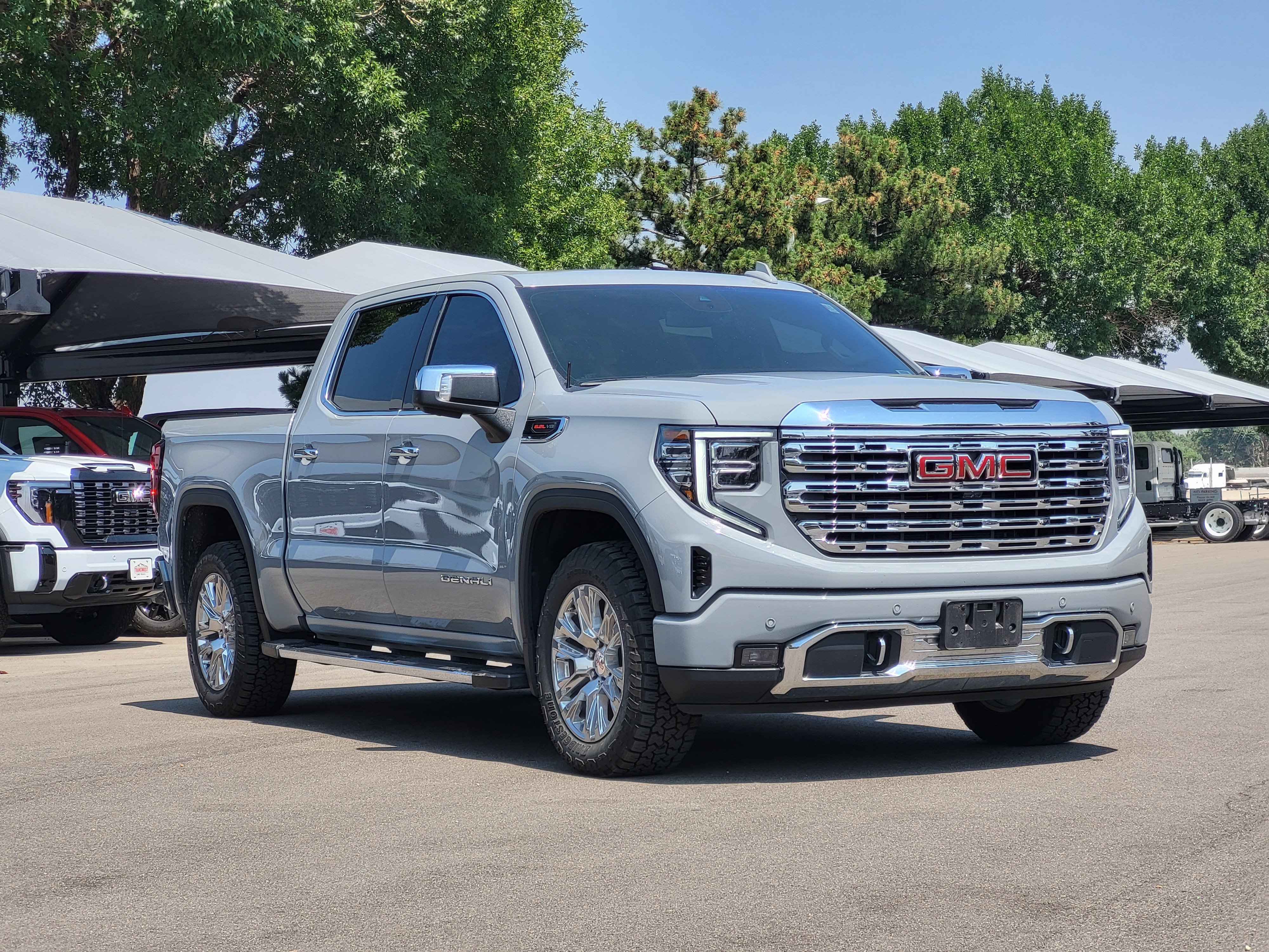 Used 2025 GMC Sierra 1500 Denali AWD/4WD image 3