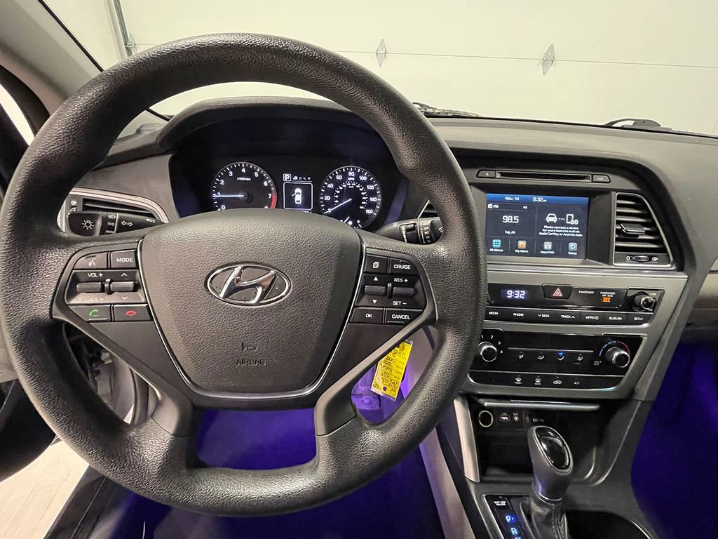 Used 2017 Hyundai Sonata SE image 35