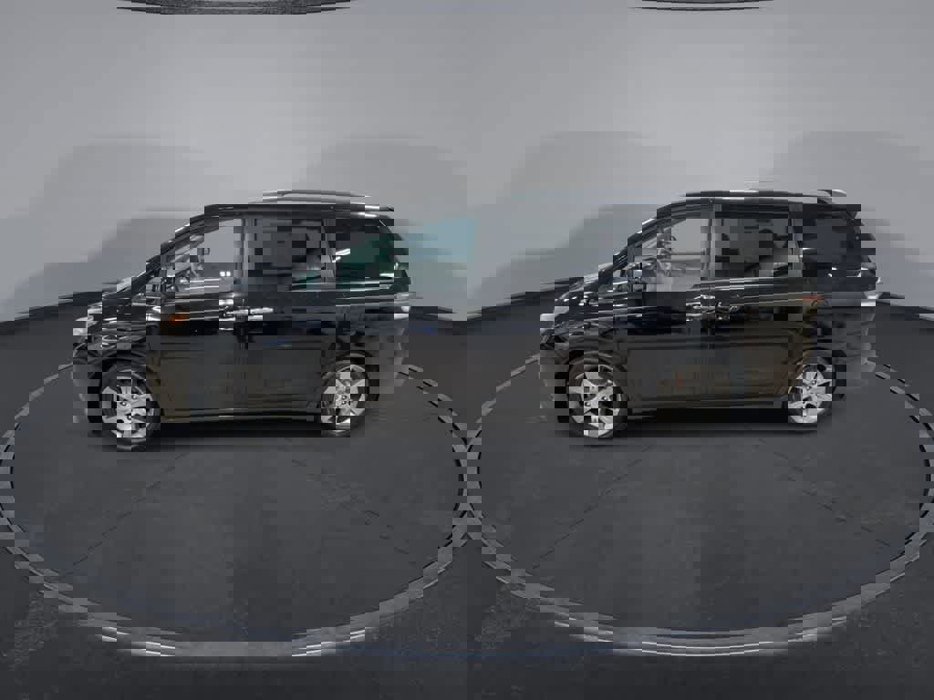 Used 2014 Toyota Sienna SE image 5