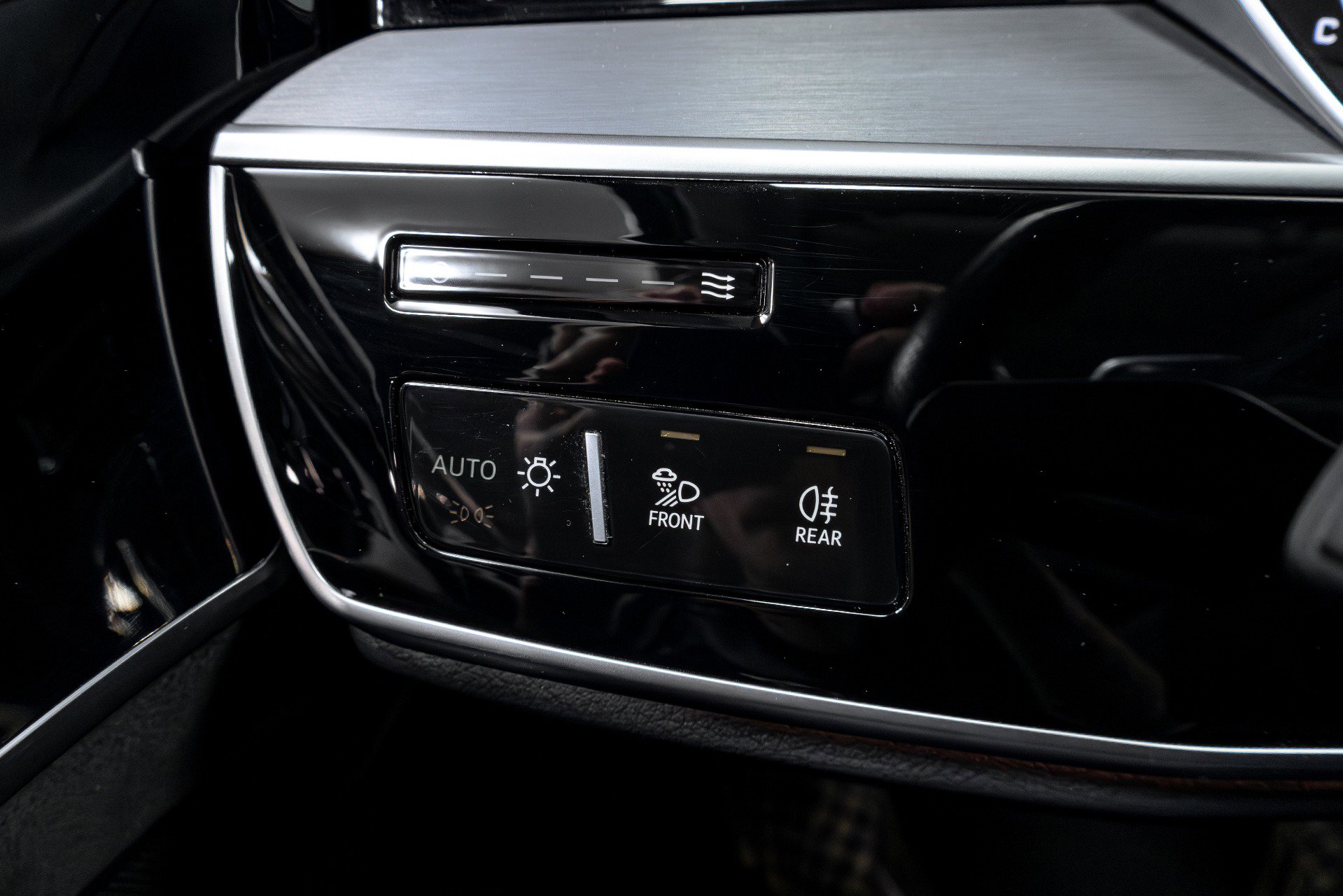 Used 2023 Audi S8 image 58