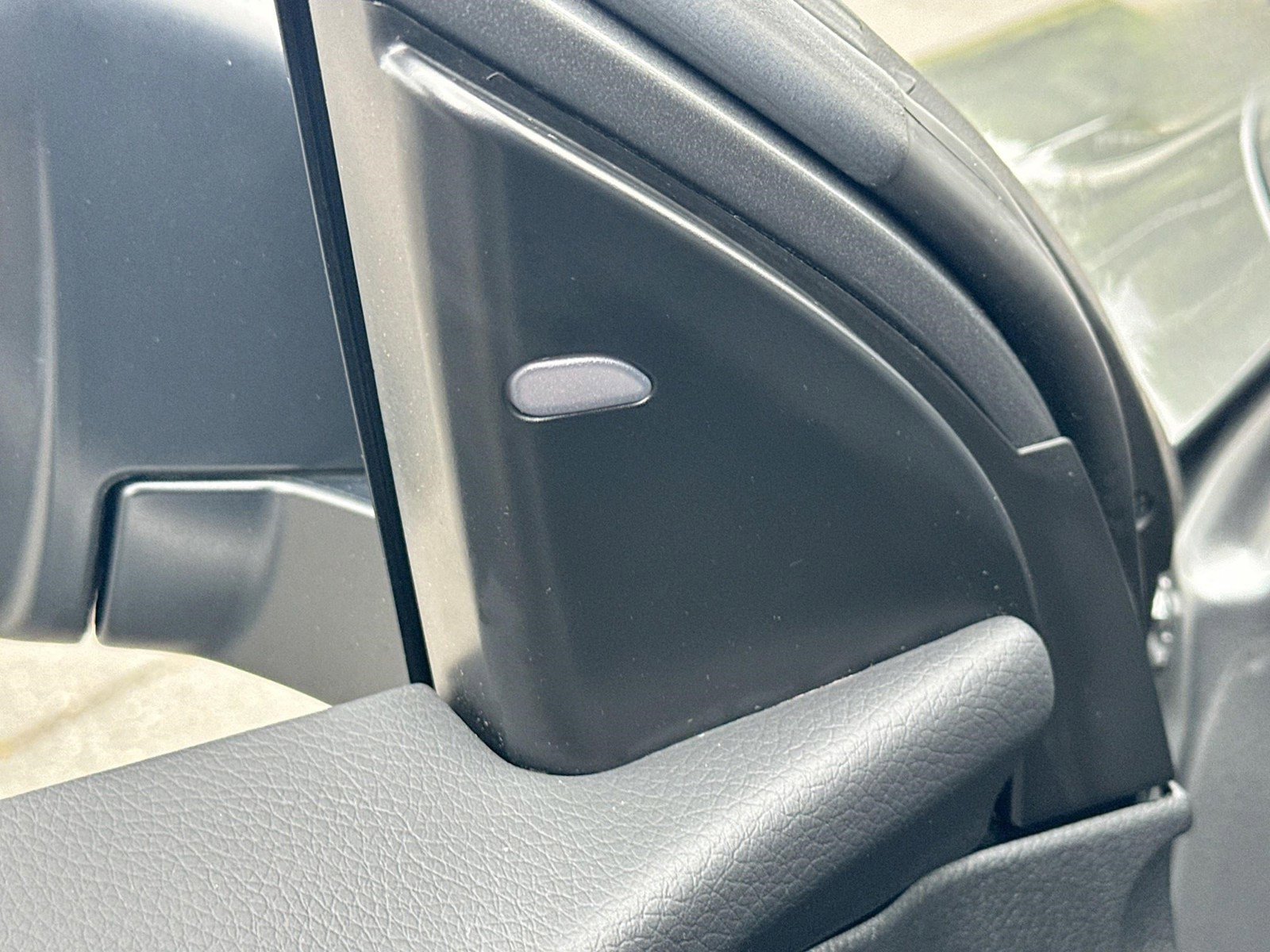 Used 2022 Nissan Rogue Sport S FWD image 19