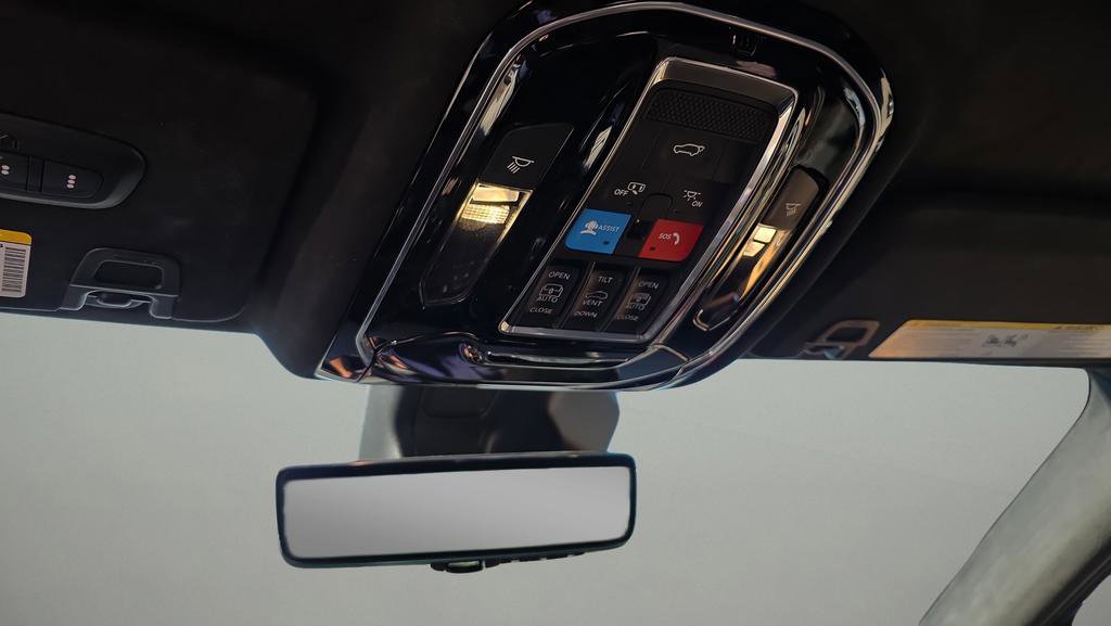 Used 2023 Jeep Grand Cherokee Summit image 16