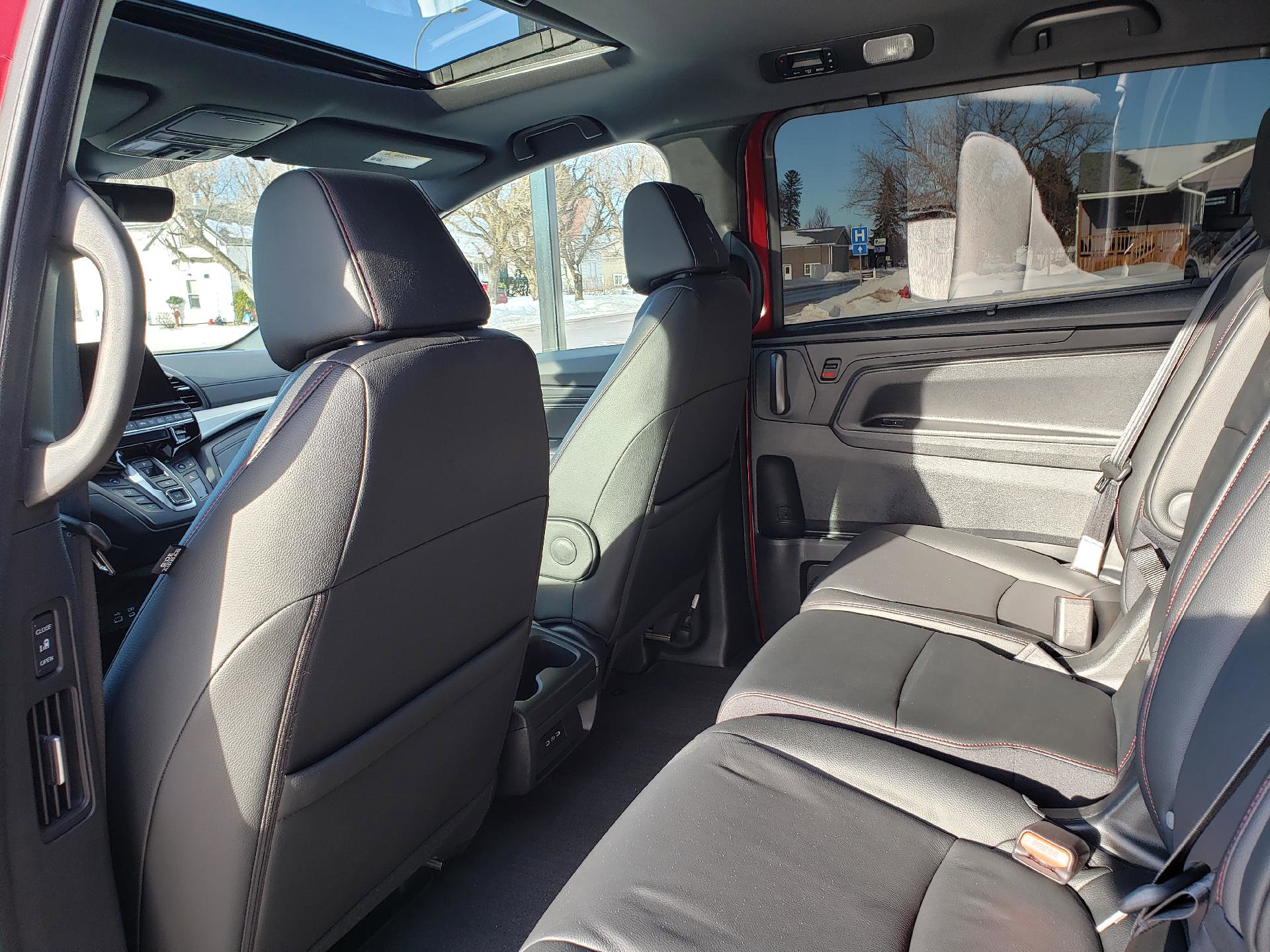 Used 2025 Honda Odyssey Sport-L image 10