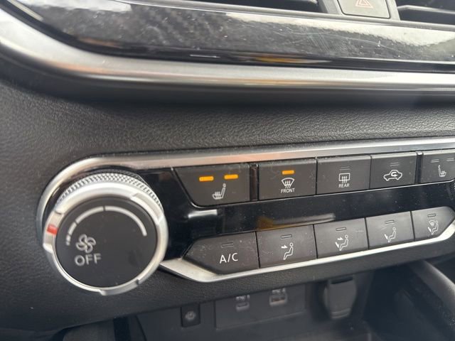 Used 2023 Nissan Altima 2.5 SR w/ SR Premium Package image 7