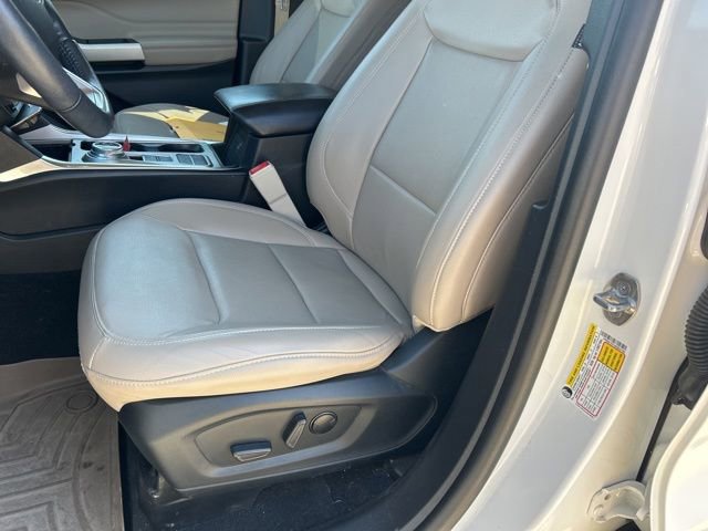 Used 2021 Ford Explorer Limited w/ Equipment Group 301A RWD image 12