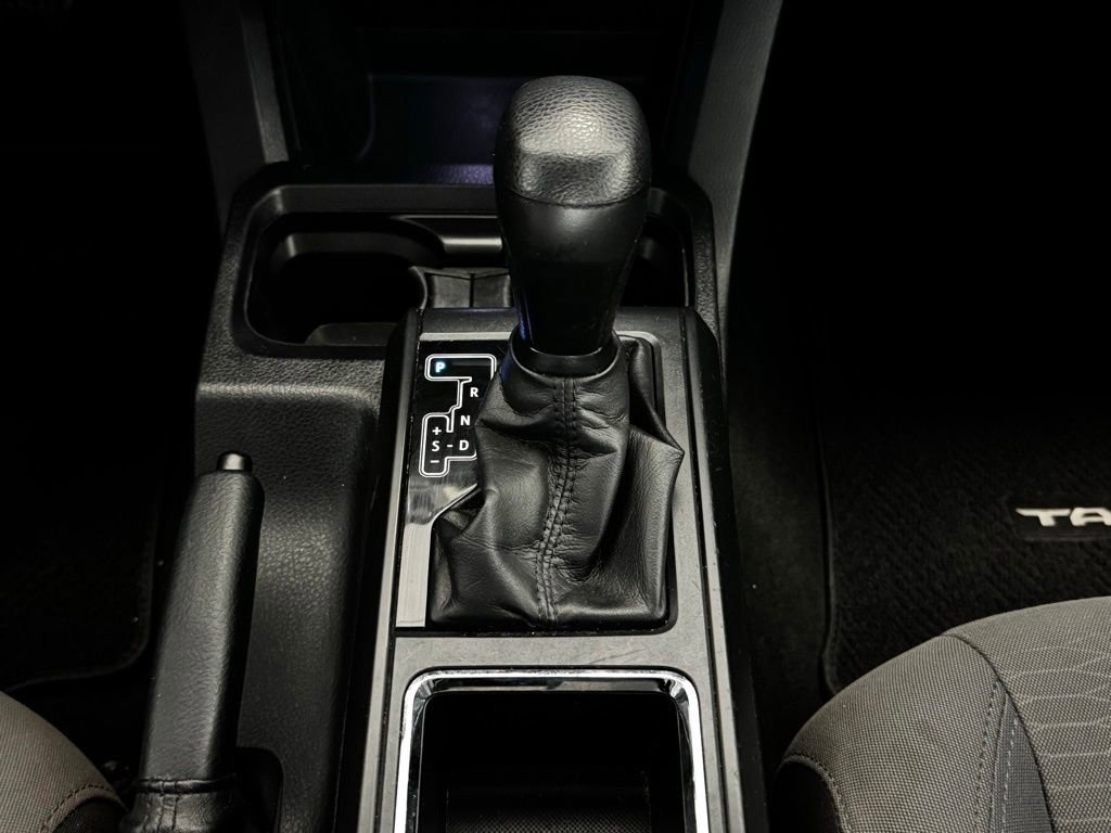 Used 2017 Toyota Tacoma SR RWD image 18
