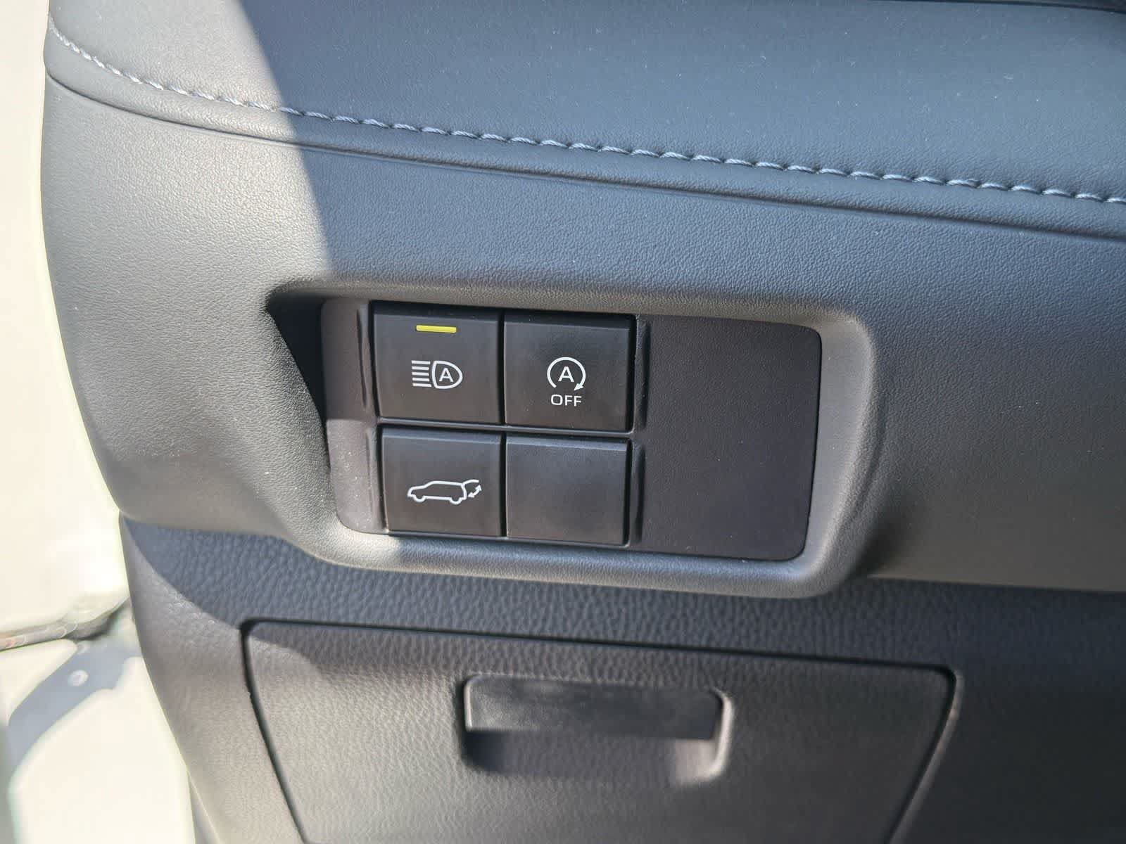 Used 2023 Toyota Highlander LE AWD/4WD image 20