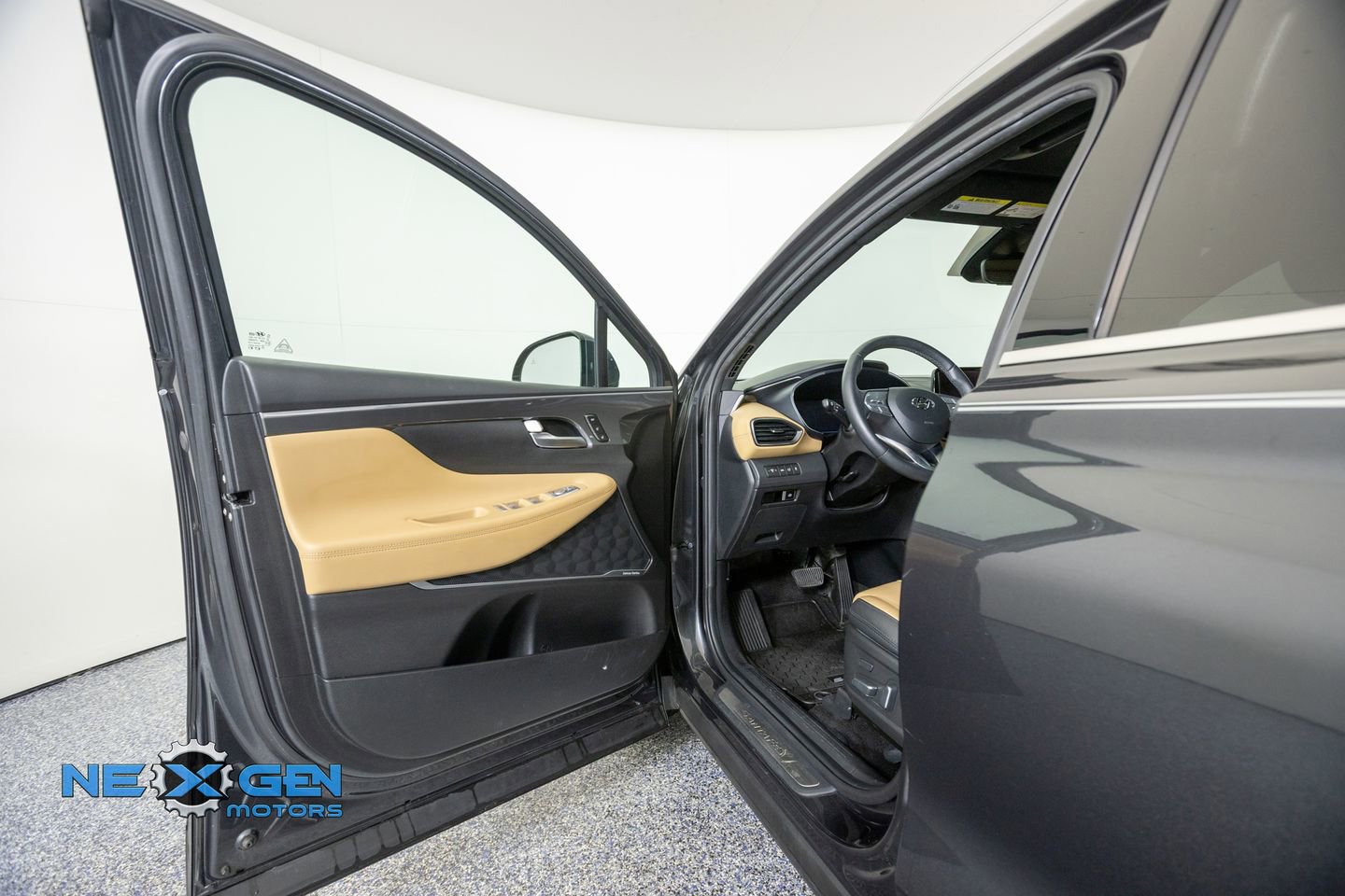 Used 2023 Hyundai Santa Fe Calligraphy AWD/4WD image 9