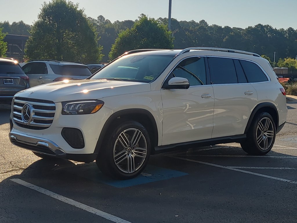 Used 2025 Mercedes-Benz GLS 450 4MATIC image 7