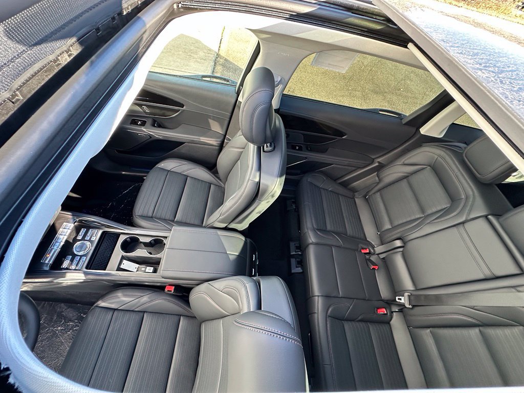 New 2026 Lincoln Nautilus Reserve w/ Jet Appearance Package AWD/4WD image 6