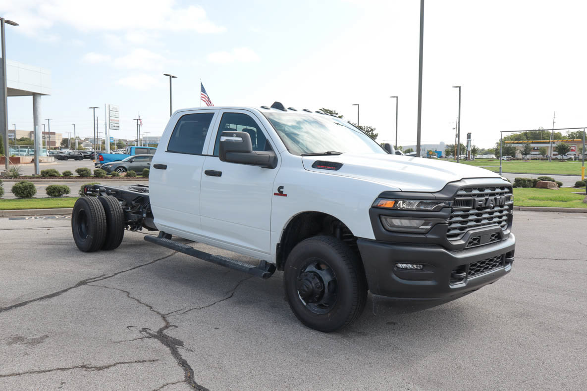 New 2027 RAM 3500 Tradesman AWD/4WD image 3