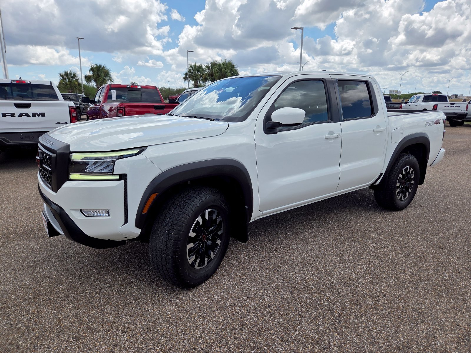 Used 2024 Nissan Frontier PRO-4X w/ Off-Road Protection Package AWD/4WD image 3