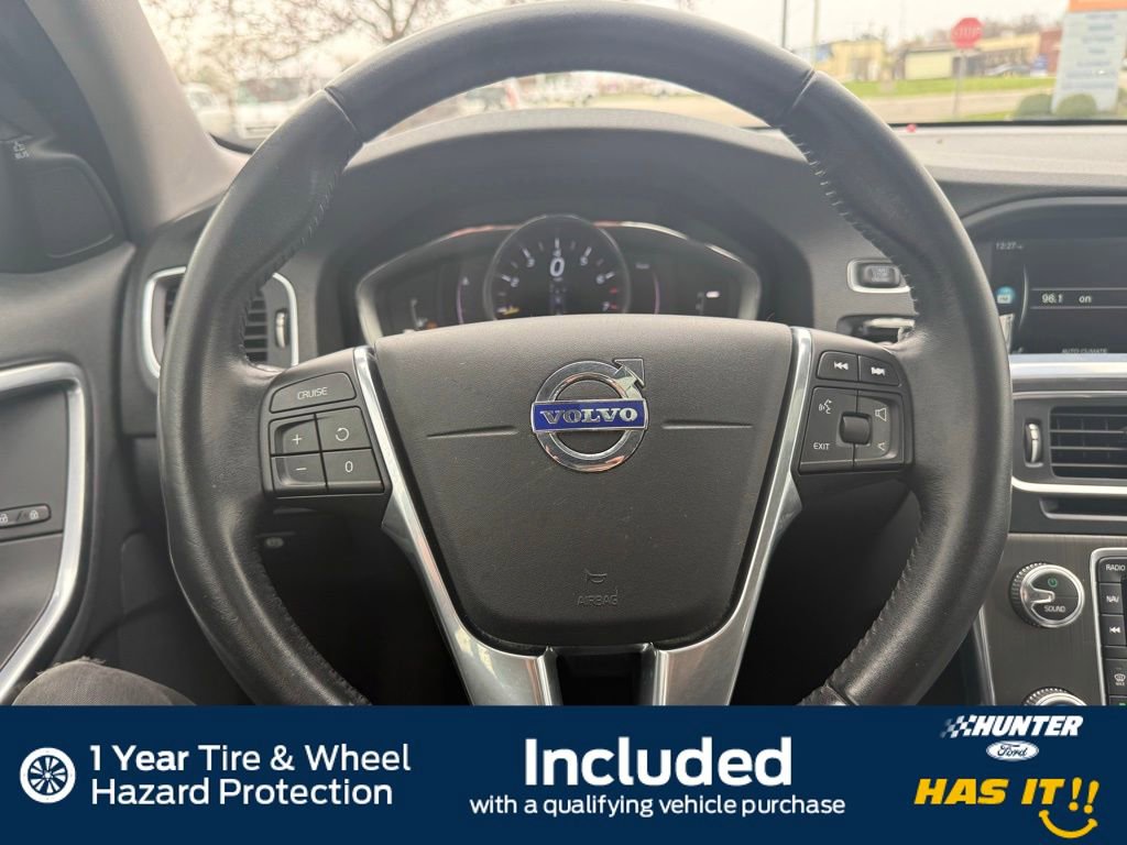 Used 2016 Volvo V60 T5 Premier w/ Convenience Package image 9