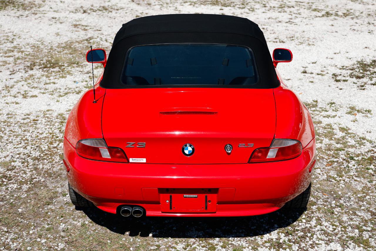 Used 2000 BMW Z3 2.5i image 9