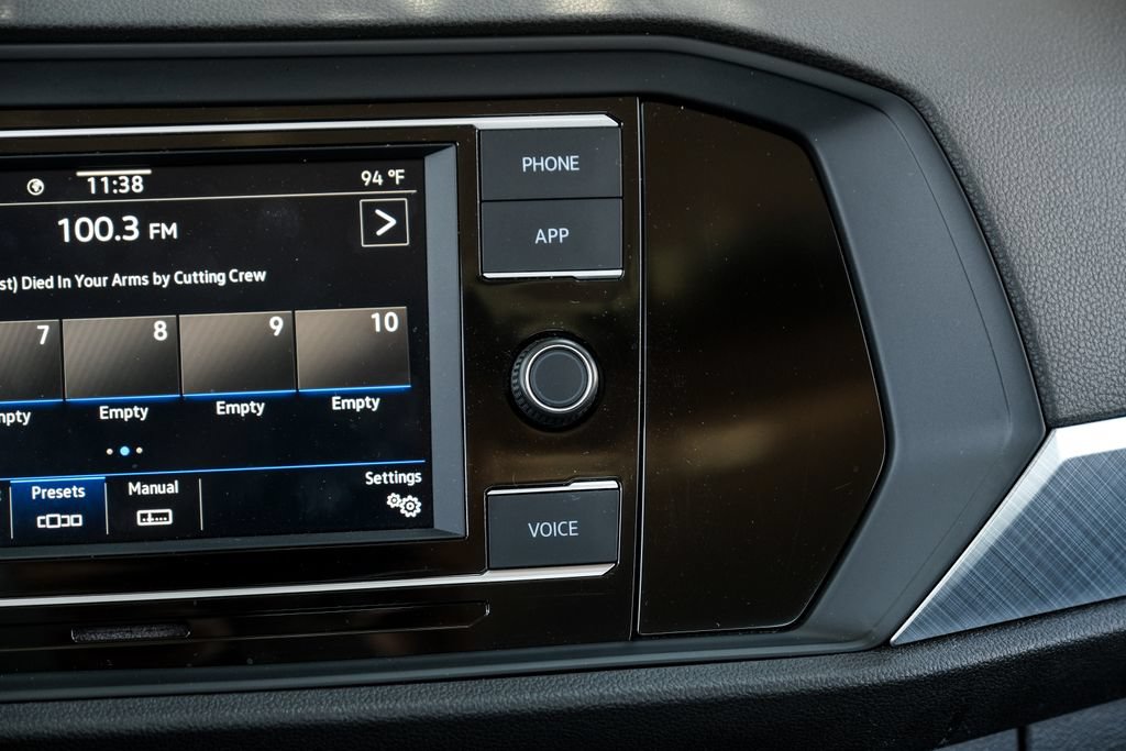 Used 2022 Volkswagen Jetta SE FWD image 38