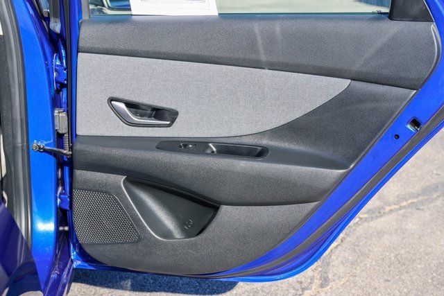 Used 2024 Hyundai Elantra Limited image 16