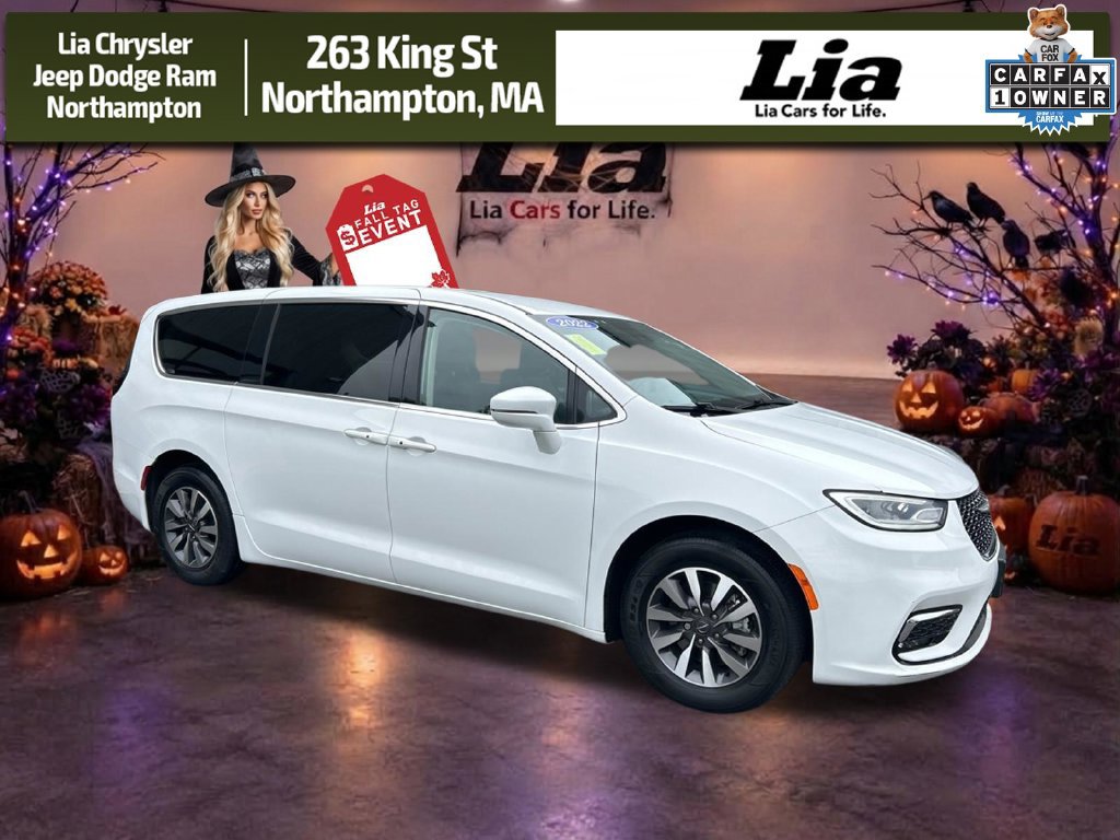 Certified 2022 Chrysler Pacifica Touring-L