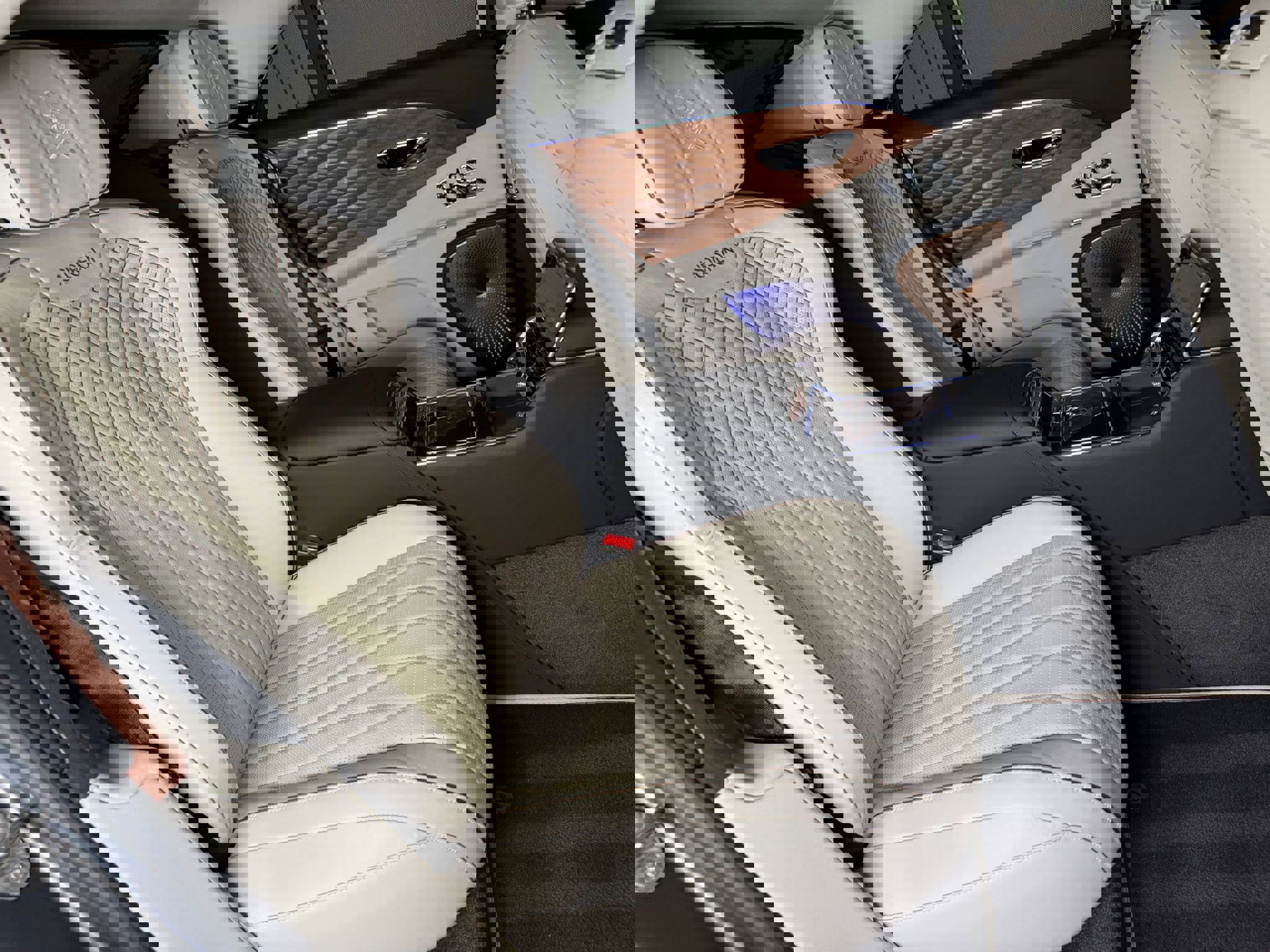 Used 2022 Bentley Flying Spur Plug-In Hybrid image 13