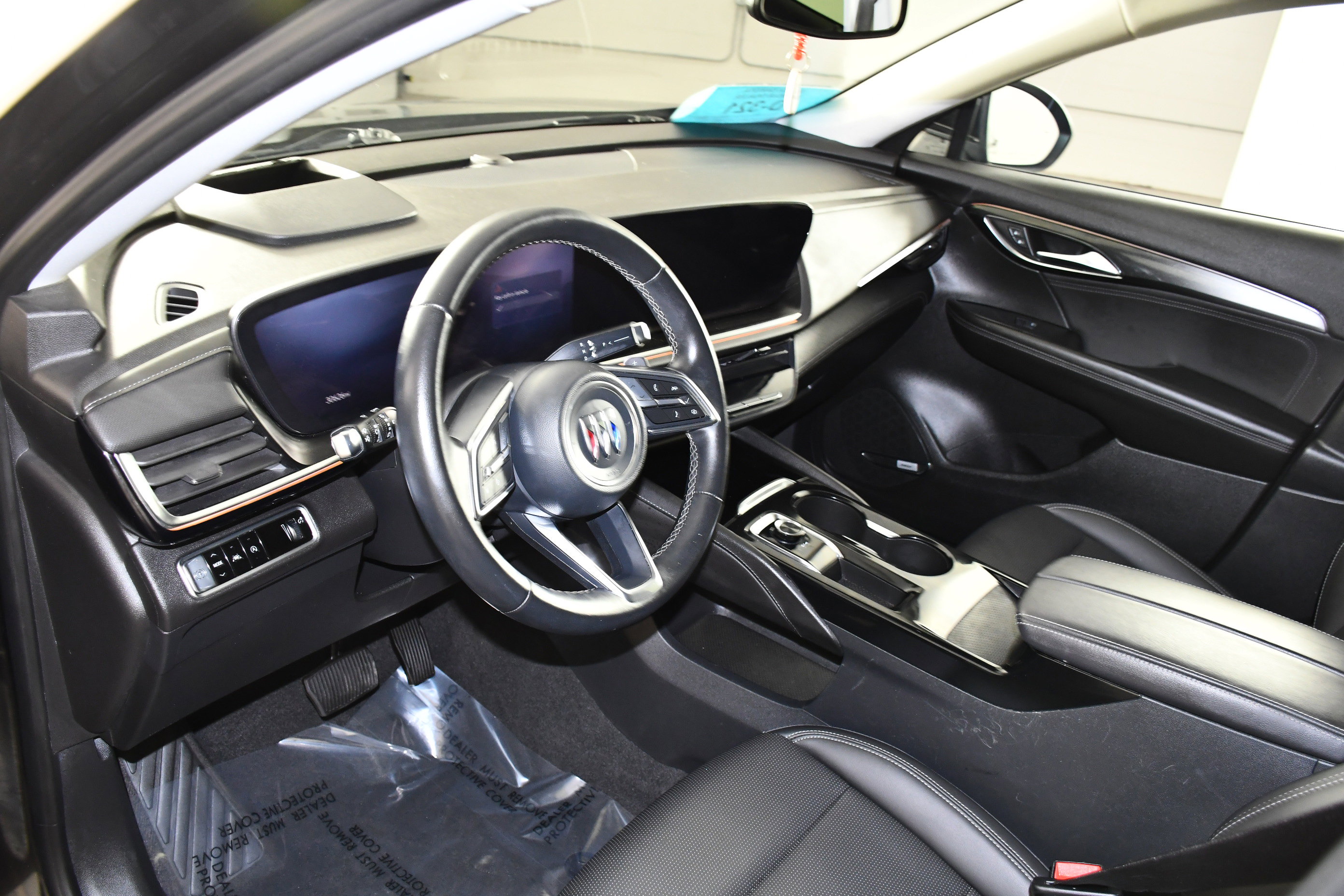 Used 2024 Buick Envision Preferred AWD/4WD image 2