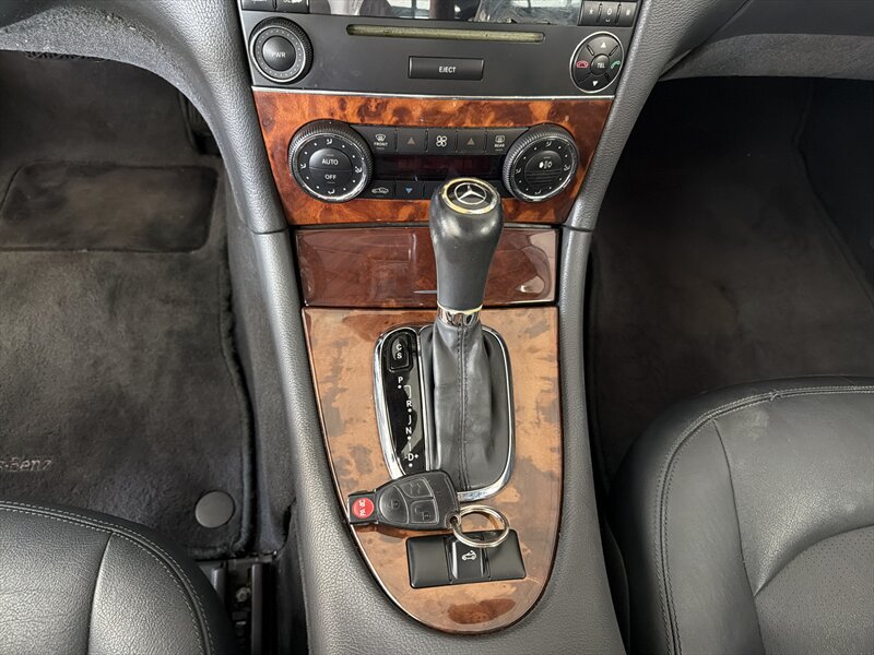Used 2005 Mercedes-Benz CLK 500 Cabriolet image 16