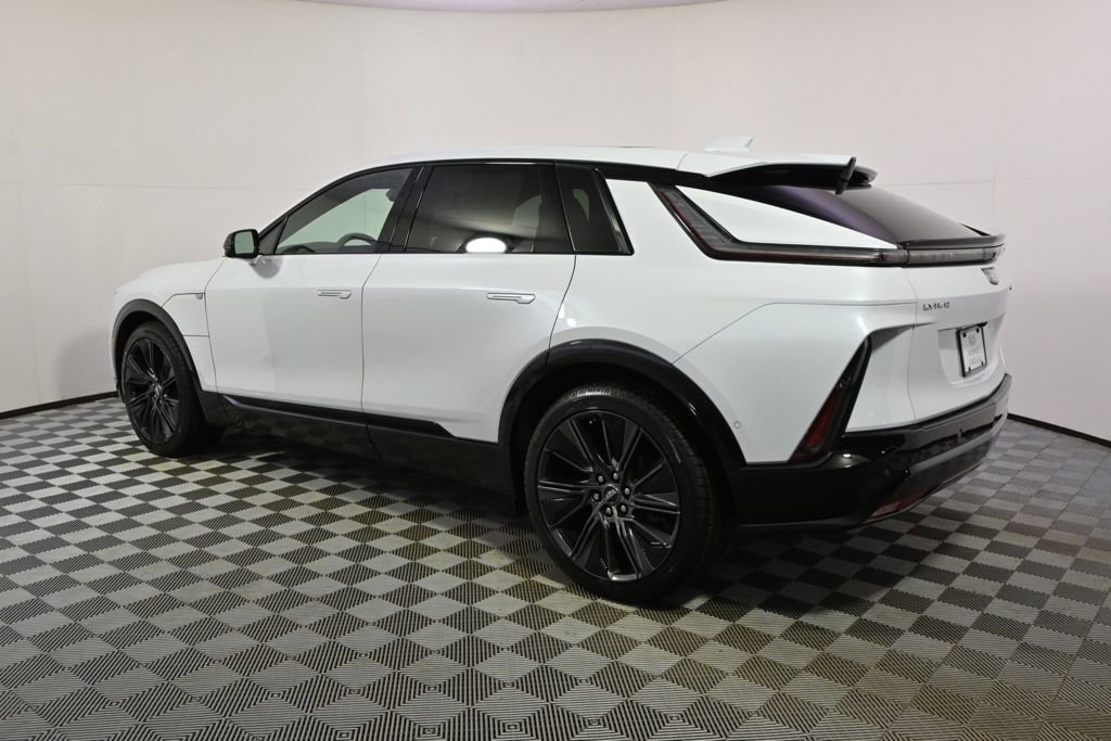 New 2026 Cadillac Lyriq Signature Sport w/ LPO, Floor Liner Package image 3