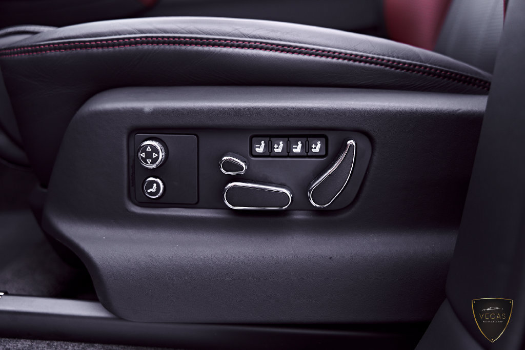 Used 2024 Bentley Bentayga AWD/4WD image 58