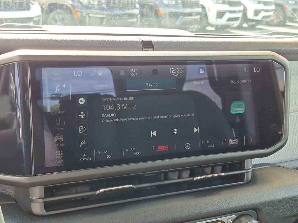 Certified 2024 Jeep Gladiator Sport AWD/4WD image 17