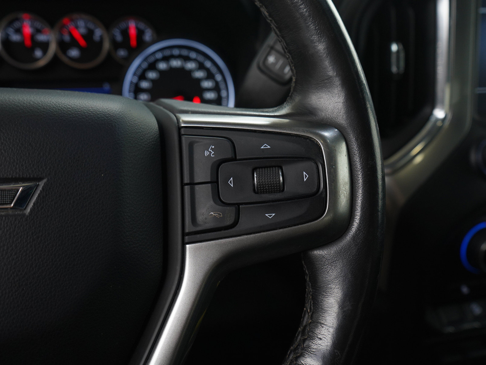 Used 2020 Chevrolet Silverado 1500 LT Trail Boss AWD/4WD image 28