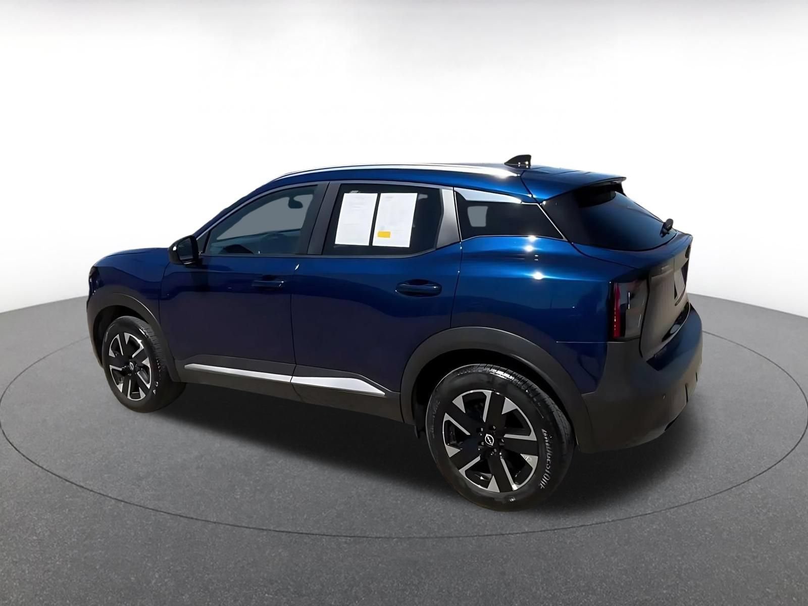Used 2026 Nissan Kicks SV w/ Cold Weather Package AWD/4WD image 9