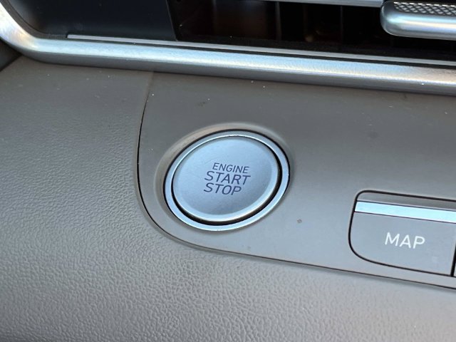 Certified 2025 Hyundai Elantra SEL FWD image 34