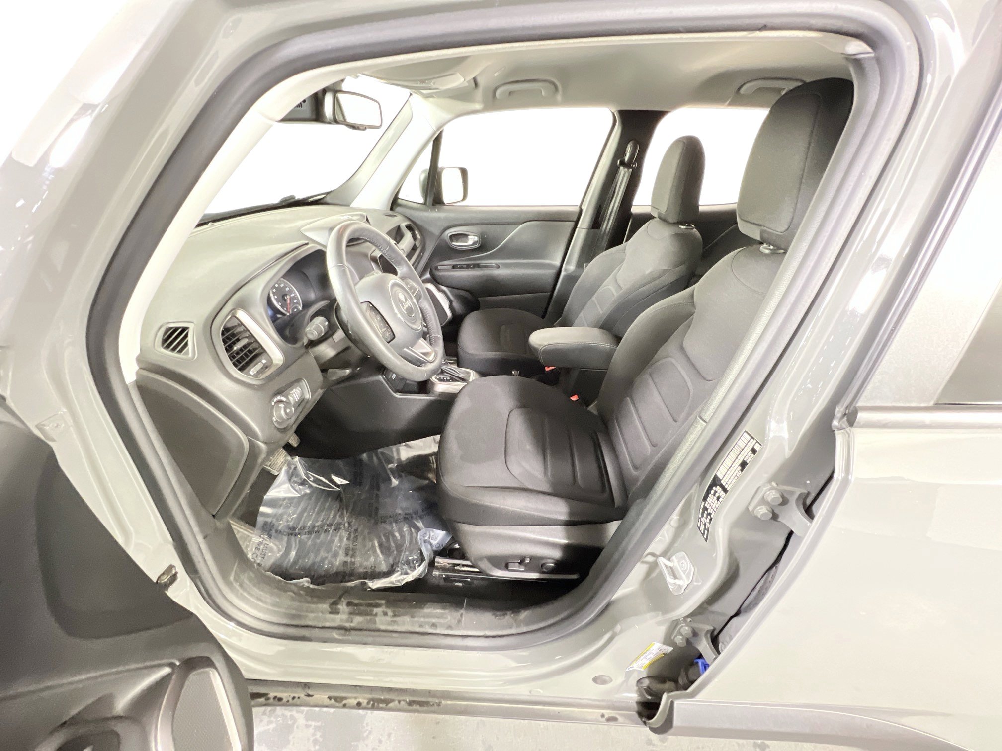Used 2022 Jeep Renegade Latitude w/ Convenience Group AWD/4WD image 21
