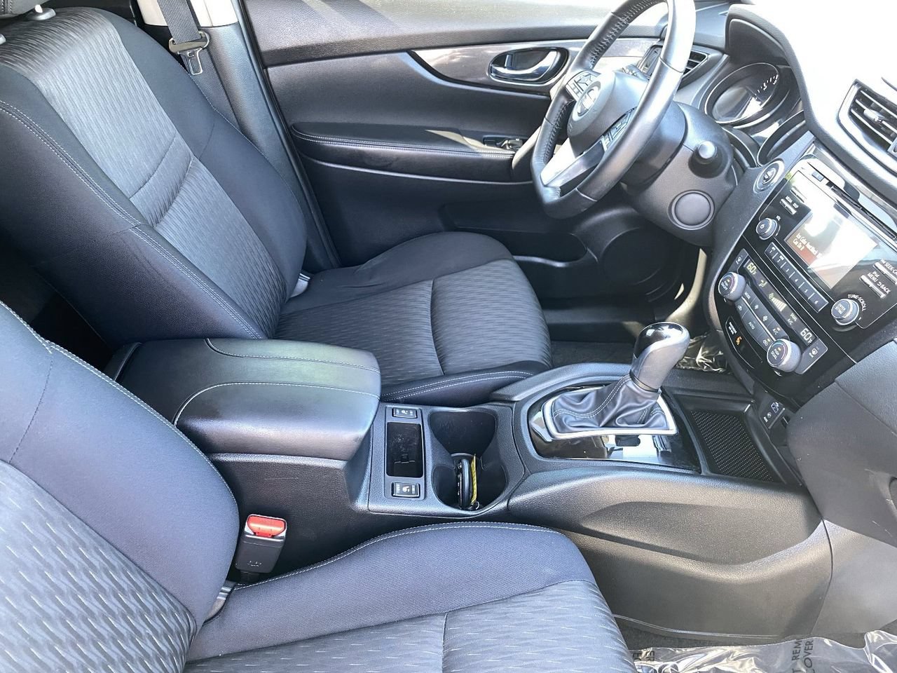 Used 2017 Nissan Rogue SV FWD image 10