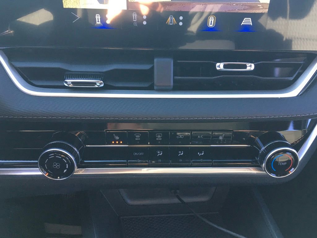 New 2026 Chevrolet Equinox LT w/ Safety and Technology Package image 22