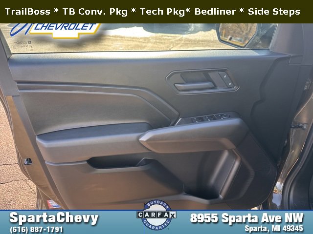 Used 2025 Chevrolet Colorado Trail Boss image 10