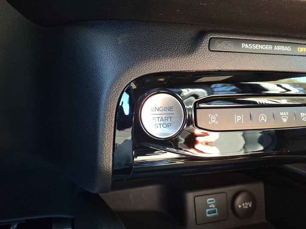 Certified 2023 Ford Escape ST-Line Elite AWD/4WD image 25