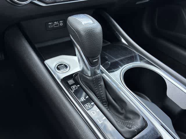 Used 2024 Nissan Altima 2.5 SV FWD image 33