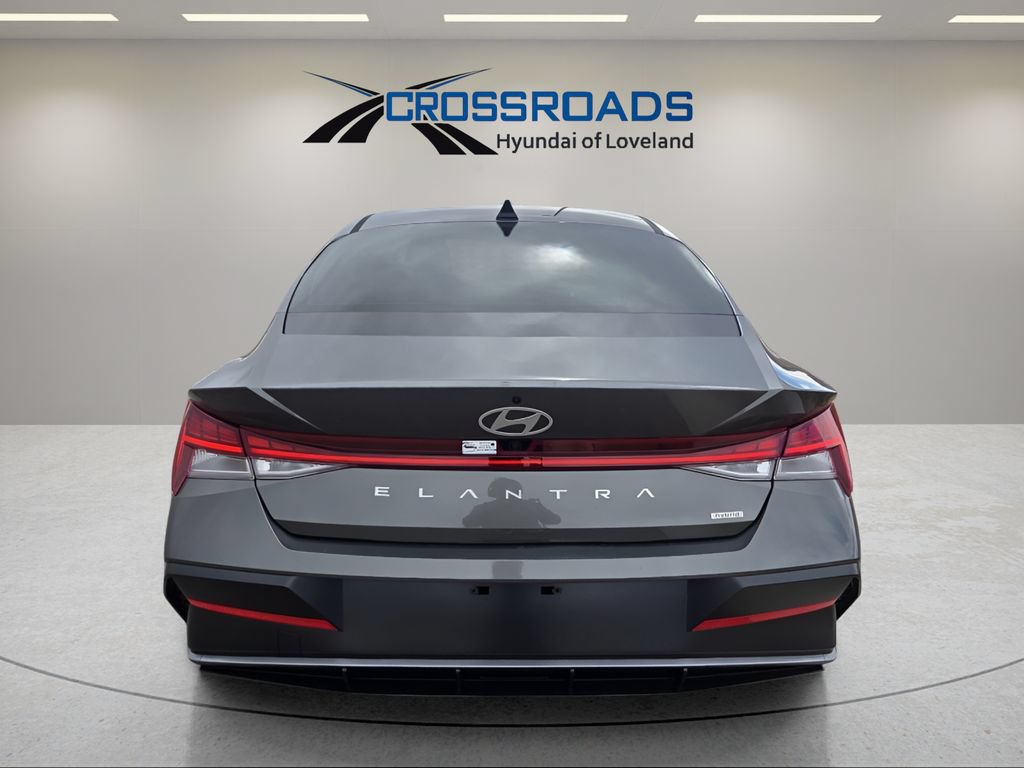 New 2026 Hyundai Elantra Limited FWD image 4