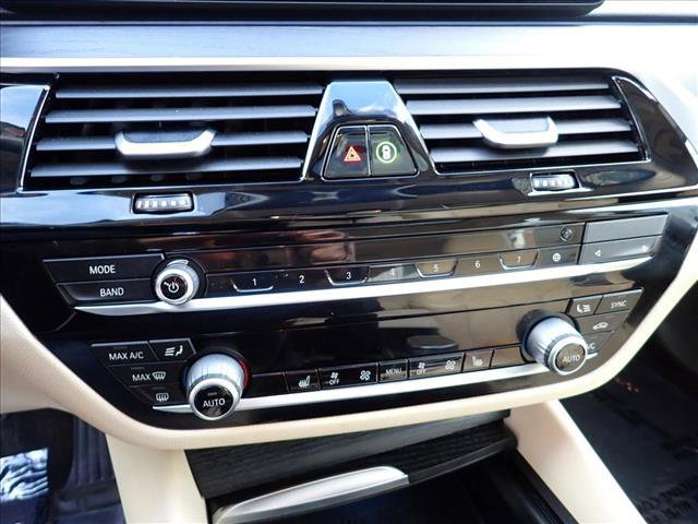 Used 2022 BMW 530e xDrive 530e xDrive w/ Premium Package image 19