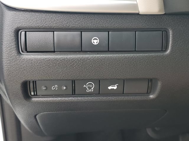 Used 2024 Nissan Rogue SL FWD image 26