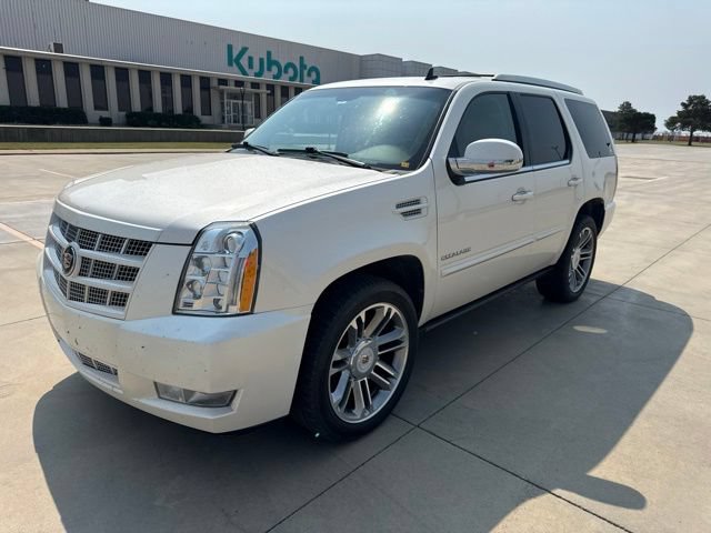 Used 2013 Cadillac Escalade Premium AWD/4WD image 2