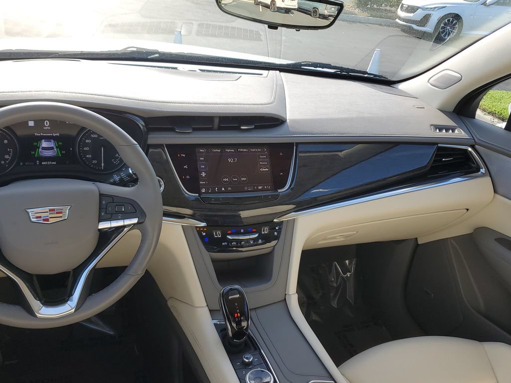 Certified 2023 Cadillac XT6 Premium Luxury w/ Technology Package FWD image 19