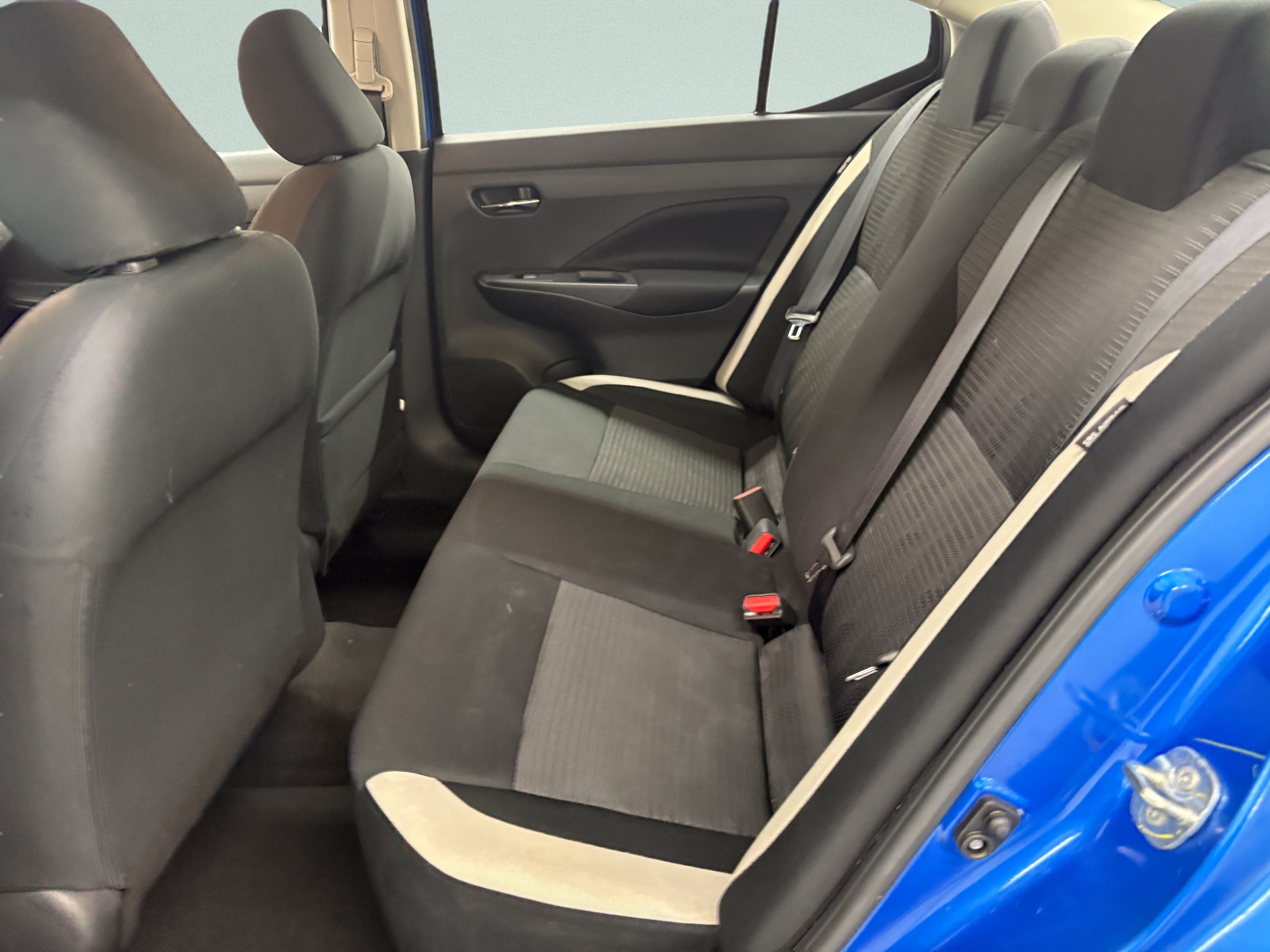 Used 2022 Nissan Versa SV w/ Trunk Package FWD image 11