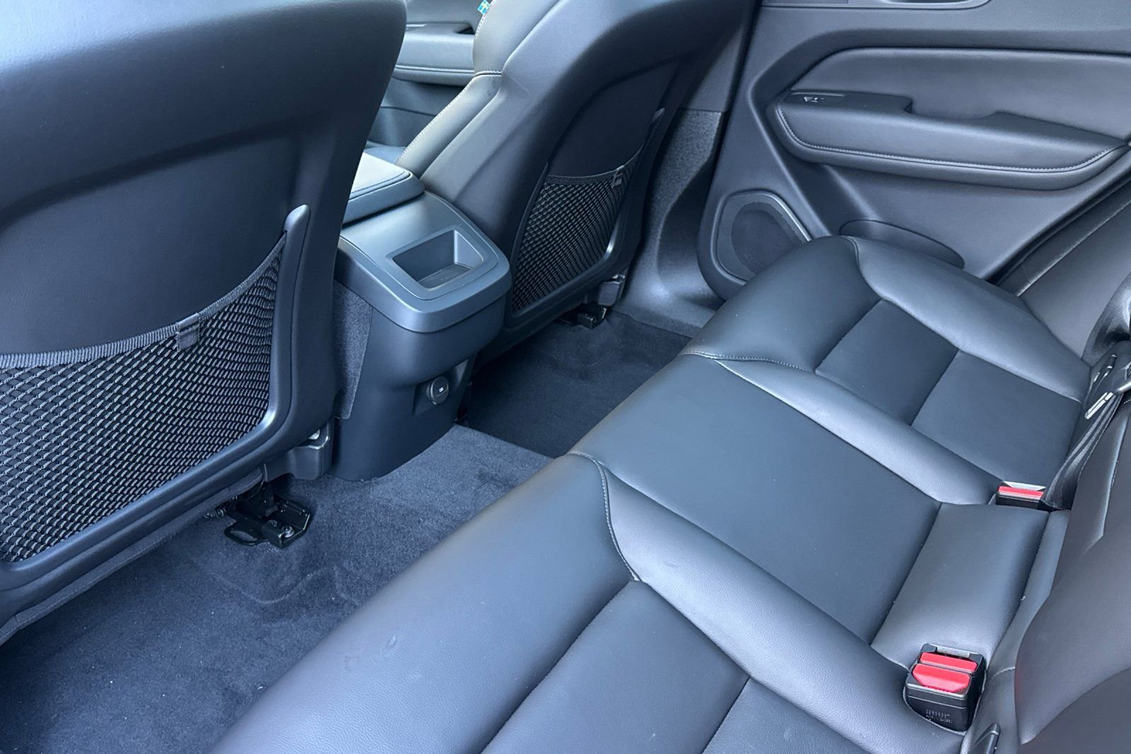 Used 2025 Volvo XC60 B5 Core w/ Protection Package Premier image 12